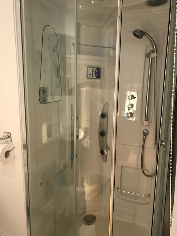 Lighthouse Guest House 위틀리베이 외부 사진