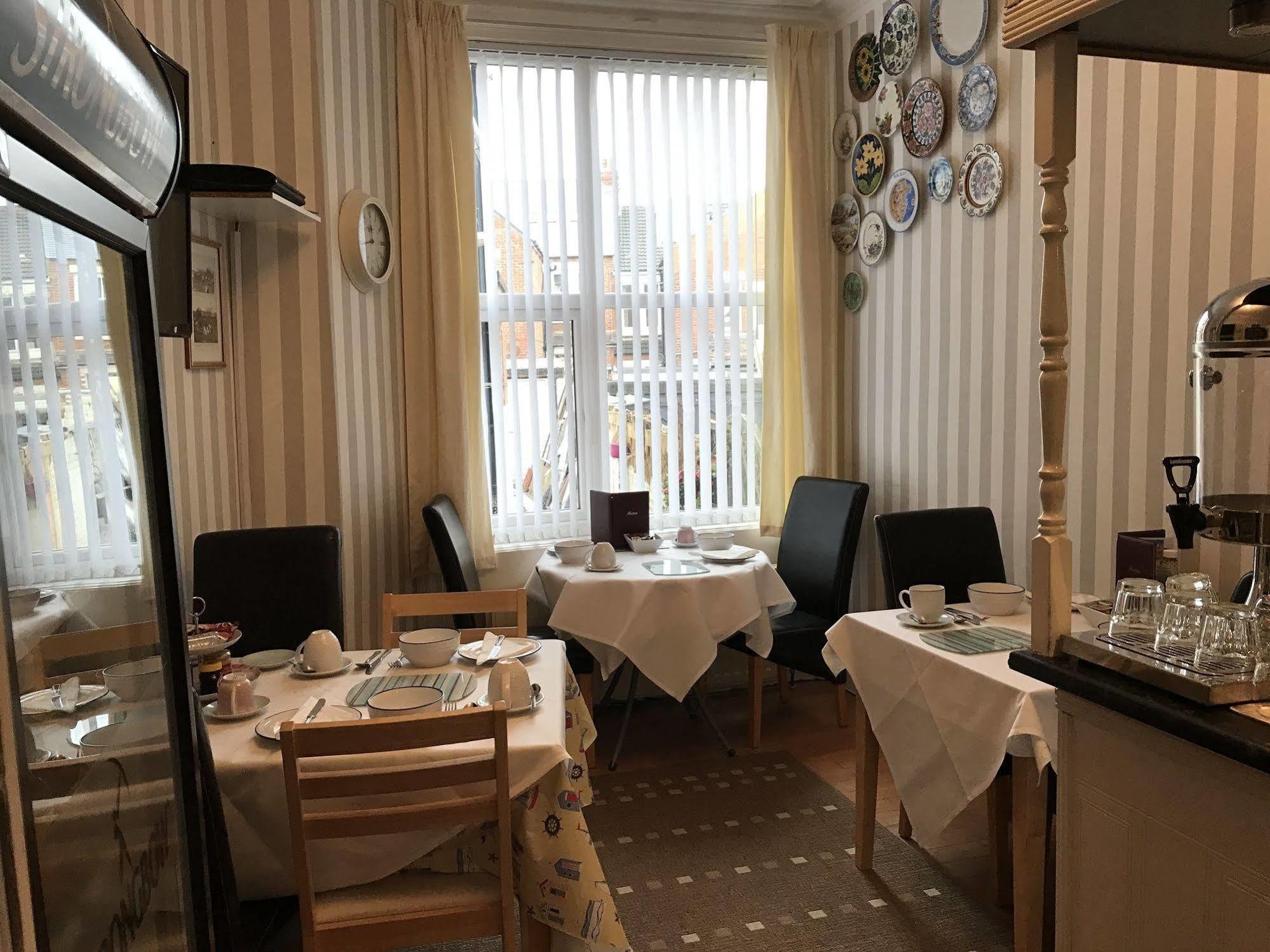 Lighthouse Guest House 위틀리베이 외부 사진