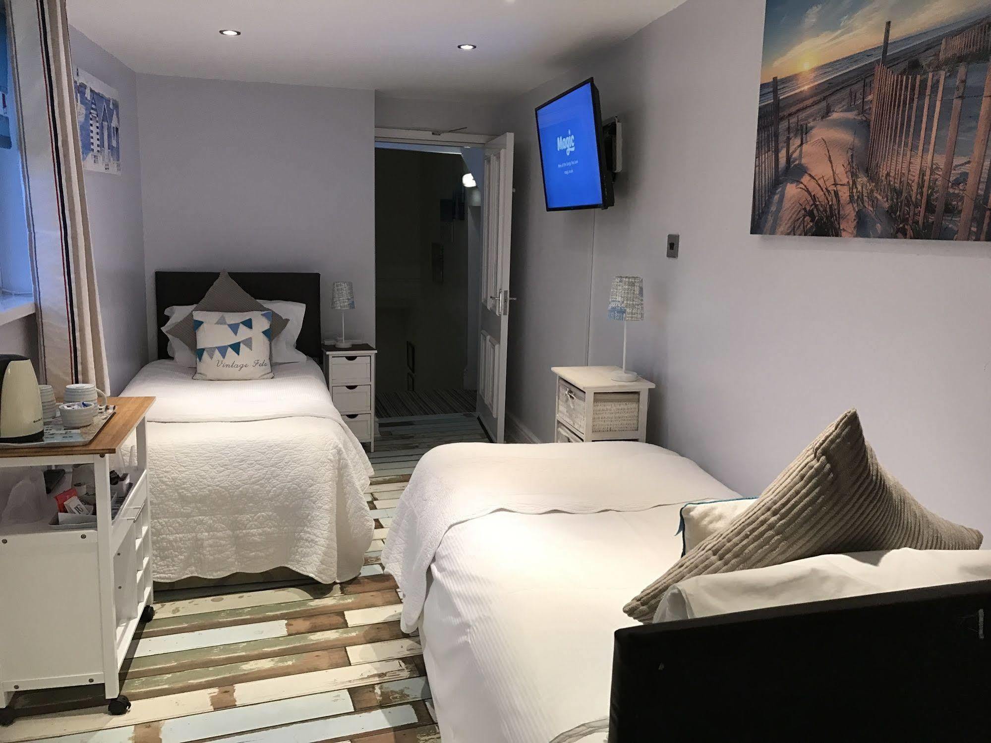 Lighthouse Guest House 위틀리베이 외부 사진